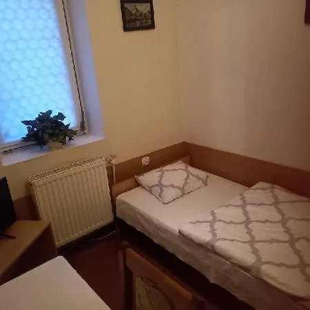 Motel Rooms Noclegi *