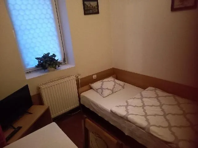 Motel Rooms Noclegi *